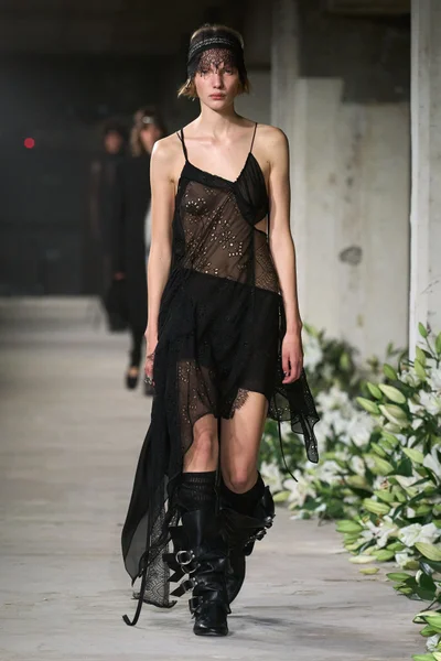 Look 2
